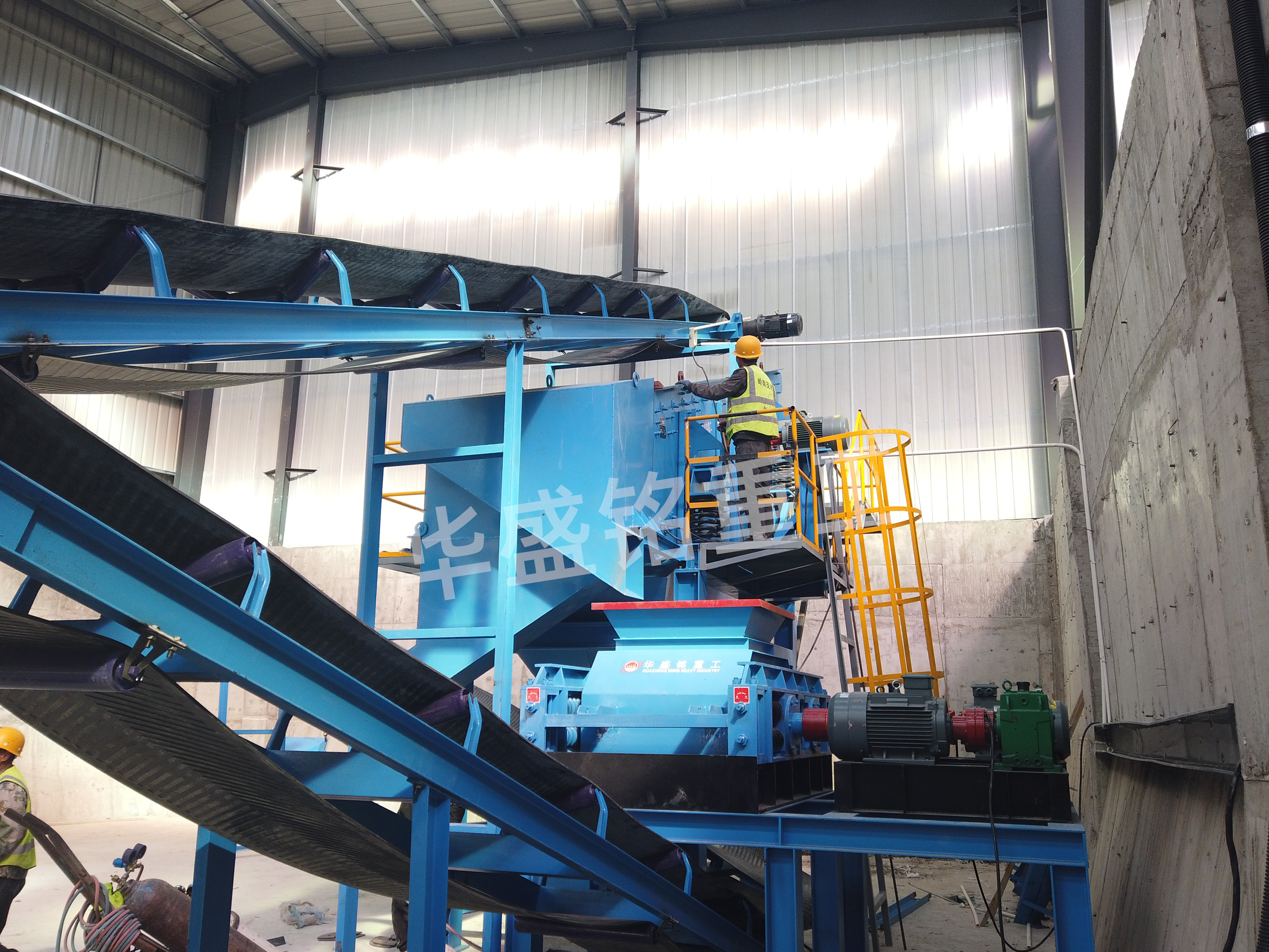 瀝青銑刨料破碎篩分設(shè)備